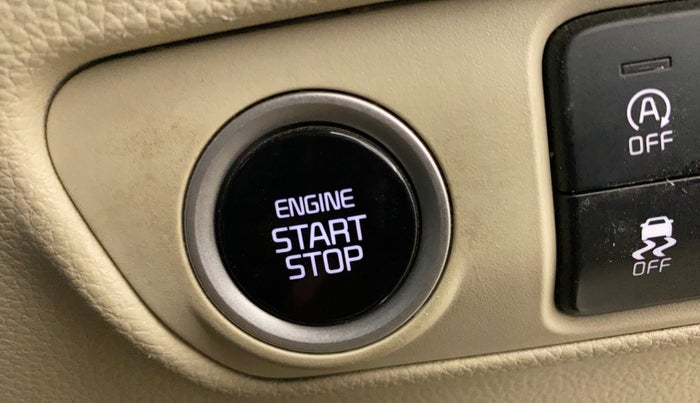 2023 KIA CARENS LUXURY 1.5 TURBO PETROL IMT 7 STR, Petrol, Manual, 60,141 km, Keyless Start/ Stop Button