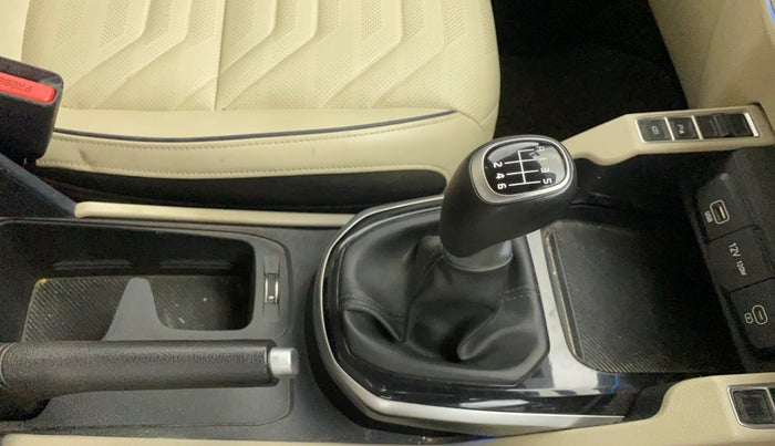 2023 KIA CARENS LUXURY 1.5 TURBO PETROL IMT 7 STR, Petrol, Manual, 60,141 km, Gear Lever