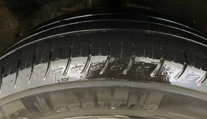 2023 KIA CARENS LUXURY 1.5 TURBO PETROL IMT 7 STR, Petrol, Manual, 60,141 km, Right Rear Tyre Tread