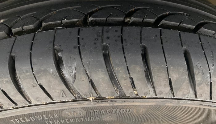 2024 Maruti Dzire VXI CNG, CNG, Manual, 54,810 km, Left Front Tyre Tread