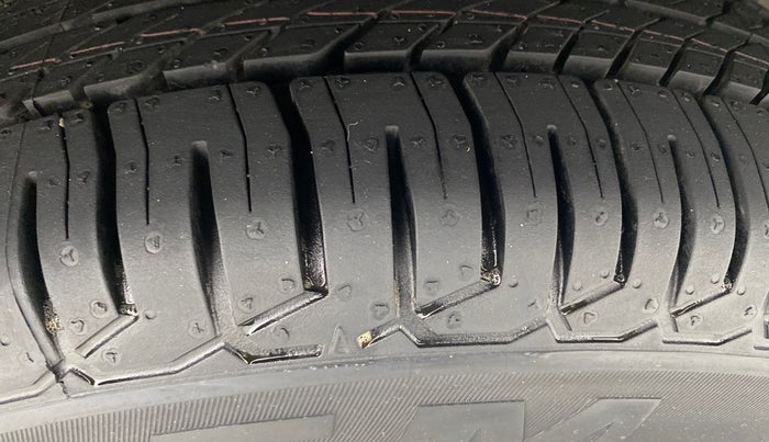 2024 Maruti Dzire VXI CNG, CNG, Manual, 54,810 km, Right Front Tyre Tread
