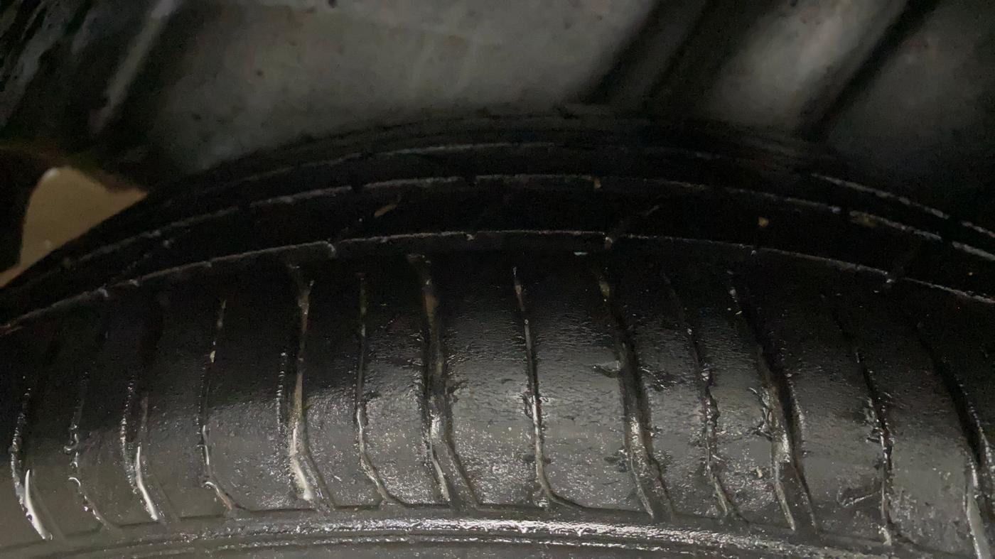 2018 Skoda Rapid STYLE 1.5 TDI AT, Diesel, Automatic, 97,930 km, Right Rear Tyre Tread