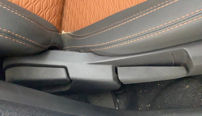 2025 Renault Kiger RXZ MT, Petrol, Manual, 14,691 km, Driver Side Adjustment Panel