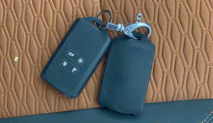 2025 Renault Kiger RXZ MT, Petrol, Manual, 14,691 km, Key Close Up