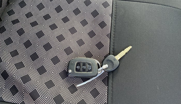 2019 Hyundai VENUE SX 1.0 TURBO, Petrol, Manual, 51,442 km, Key Close Up