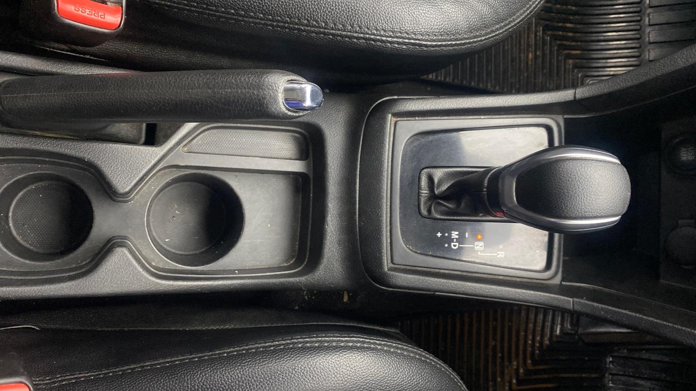 2019 Maruti Vitara Brezza ZDI AMT, Diesel, Automatic, 71,311 km, Gear Lever