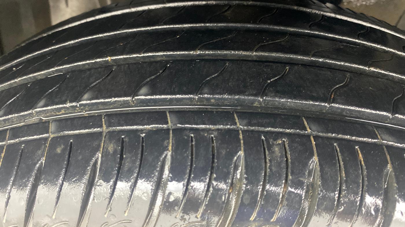 2019 Maruti Vitara Brezza ZDI AMT, Diesel, Automatic, 71,311 km, Left Front Tyre Tread