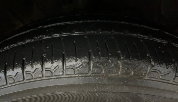 2022 Hyundai NEW SANTRO MAGNA EXECUTIVE CNG, CNG, Manual, 40,916 km, Right Front Tyre Tread