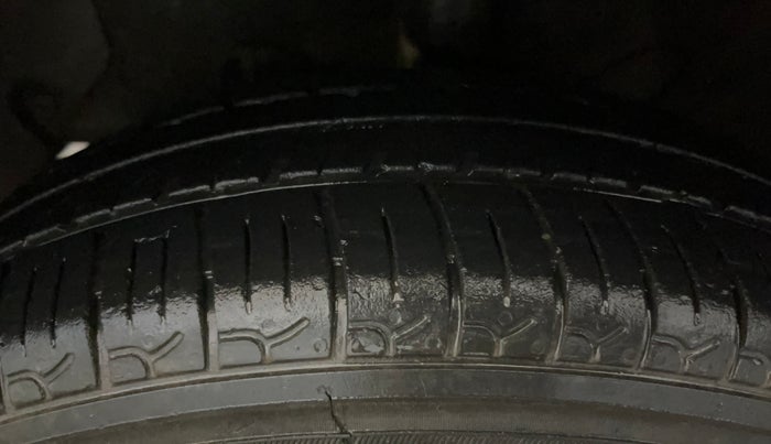 2022 Hyundai NEW SANTRO MAGNA EXECUTIVE CNG, CNG, Manual, 40,916 km, Left Front Tyre Tread