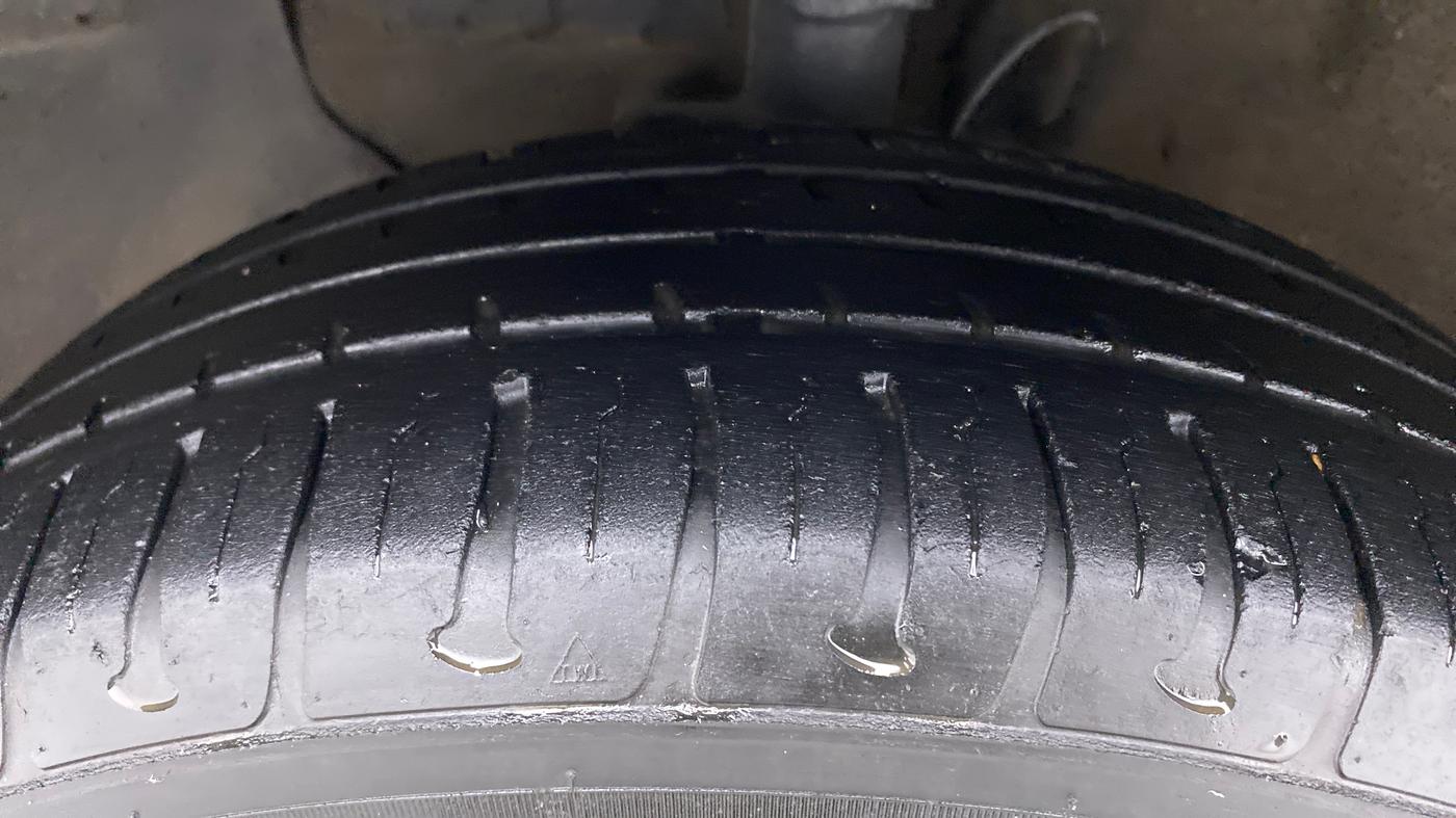 2019 Hyundai Elite i20 MAGNA+ VTVT, Petrol, Manual, 27,441 km, Left Front Tyre Tread