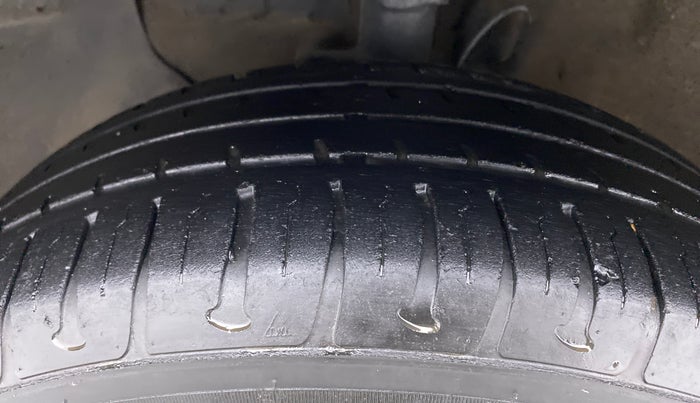 2019 Hyundai Elite i20 MAGNA+ VTVT, Petrol, Manual, 27,441 km, Left Front Tyre Tread