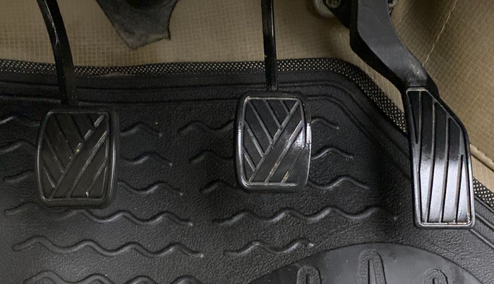 2014 Maruti Ertiga VXI, Petrol, Manual, 53,643 km, Pedals