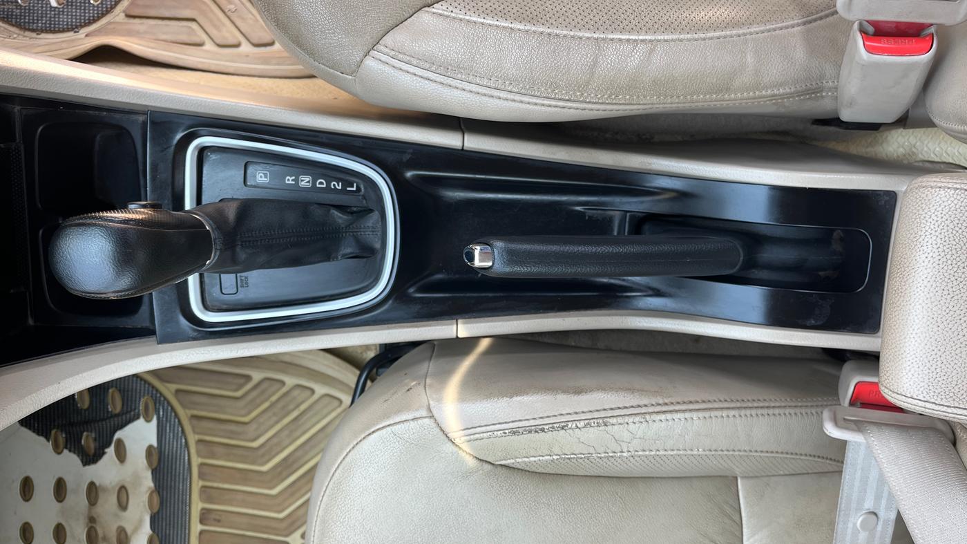 2019 Maruti Ciaz ALPHA  AT 1.5 SHVS PETROL, Petrol, Automatic, 87,979 km, Gear Lever