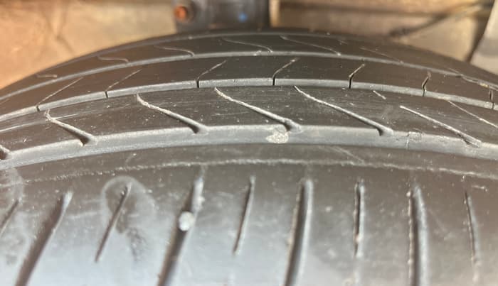 2019 Maruti Ciaz ALPHA  AT 1.5 SHVS PETROL, Petrol, Automatic, 87,979 km, Right Front Tyre Tread