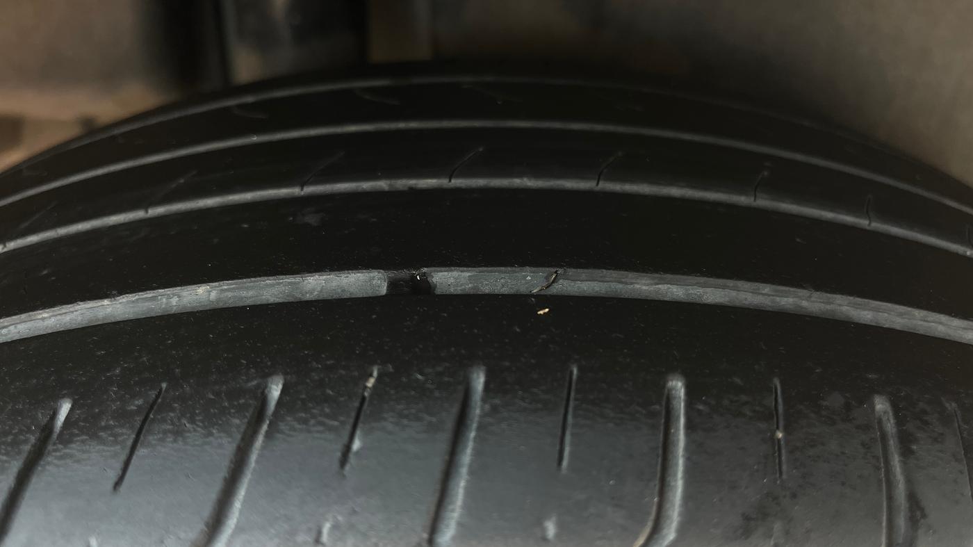 2019 Maruti Ciaz ALPHA  AT 1.5 SHVS PETROL, Petrol, Automatic, 87,979 km, Right Rear Tyre Tread