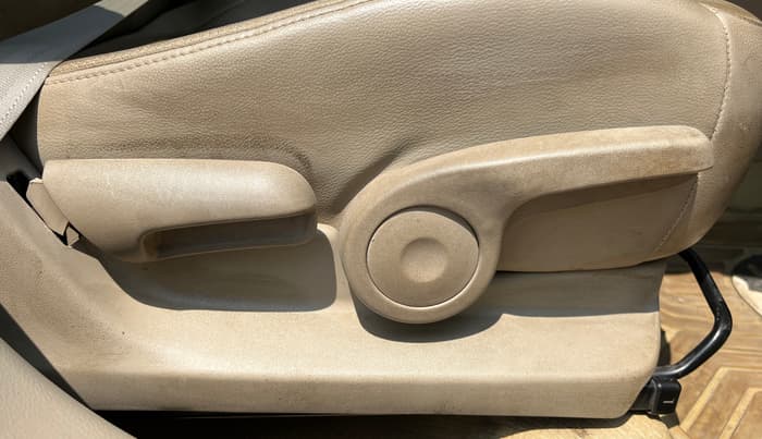 2019 Maruti Ciaz ALPHA  AT 1.5 SHVS PETROL, Petrol, Automatic, 87,979 km, Driver Side Adjustment Panel