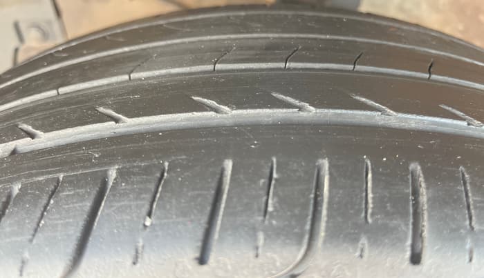 2019 Maruti Ciaz ALPHA  AT 1.5 SHVS PETROL, Petrol, Automatic, 87,979 km, Left Front Tyre Tread