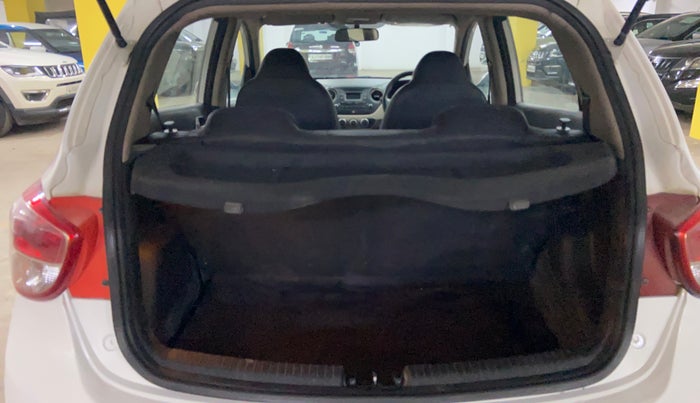 2015 Hyundai Grand i10 SPORTZ 1.2 KAPPA VTVT, Petrol, Manual, 78,371 km, Boot Inside