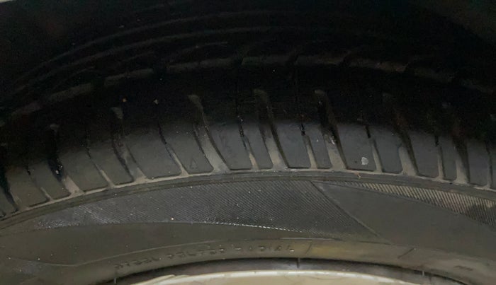 2015 Hyundai Grand i10 SPORTZ 1.2 KAPPA VTVT, Petrol, Manual, 78,371 km, Left Front Tyre Tread