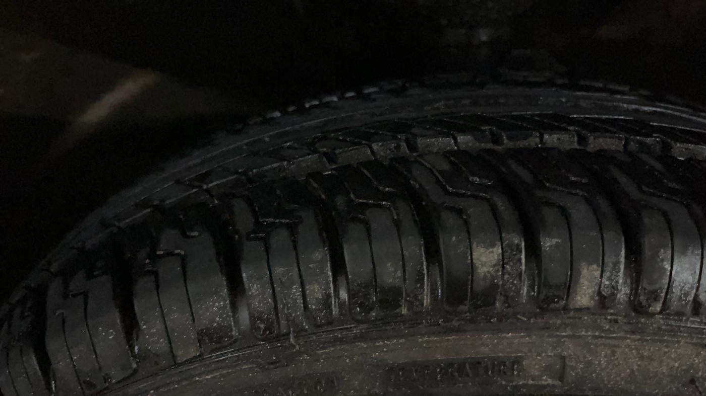 2021 Maruti S PRESSO VXI CNG, CNG, Manual, 65,152 km, Right Front Tyre Tread