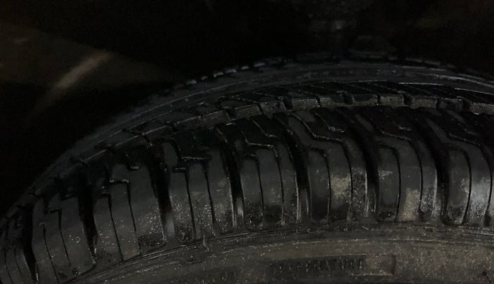 2021 Maruti S PRESSO VXI CNG, CNG, Manual, 65,152 km, Right Front Tyre Tread