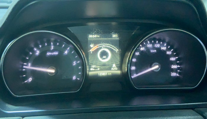 2017 Tata Hexa XT 4X2 7 STR, Diesel, Manual, 1,35,773 km, Odometer Image