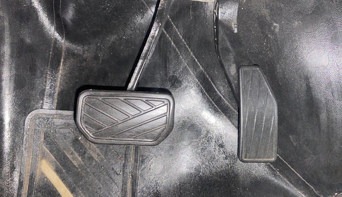 2017 Maruti IGNIS ZETA 1.2 AMT, Petrol, Automatic, 1,16,251 km, Pedals