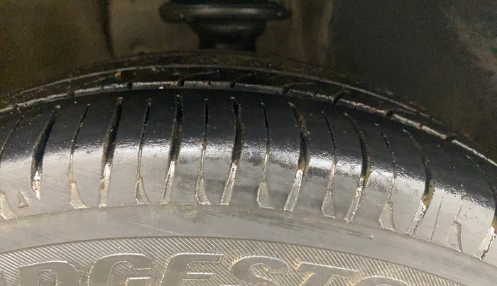 2017 Maruti IGNIS ZETA 1.2 AMT, Petrol, Automatic, 1,16,251 km, Right Front Tyre Tread