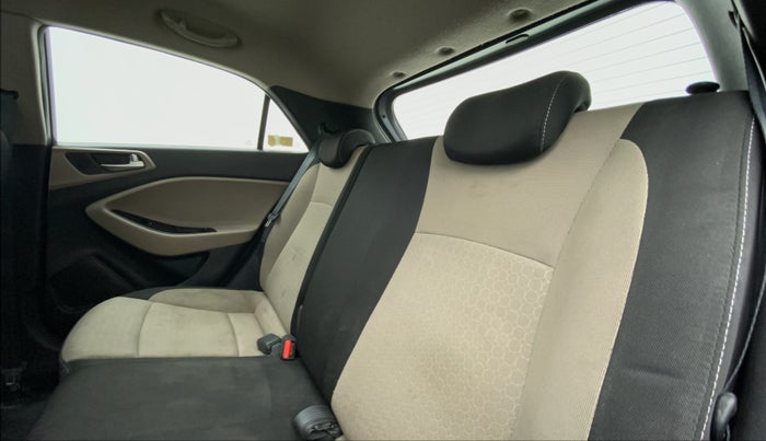 2015 Hyundai Elite i20 ASTA 1.4 CRDI, Diesel, Manual, 99,091 km, Right Side Rear Door Cabin