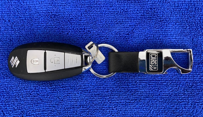 2015 Maruti Baleno ZETA PETROL 1.2, Petrol, Manual, 41,156 km, Key Close Up