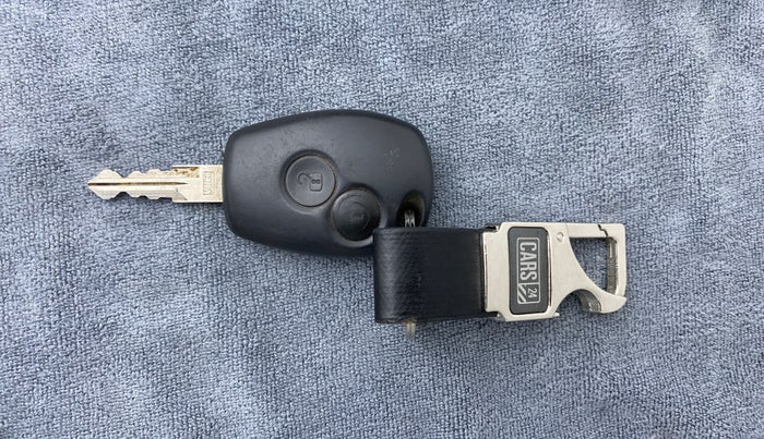 2014 Renault Duster RXE PETROL 104, Petrol, Manual, 31,003 km, Key Close Up