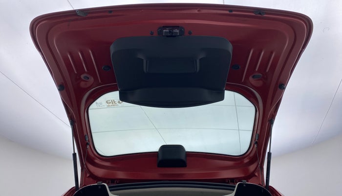 2014 Renault Duster RXE PETROL 104, Petrol, Manual, 31,003 km, Boot Door Open