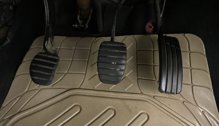 2014 Renault Duster RXE PETROL 104, Petrol, Manual, 31,003 km, Pedals