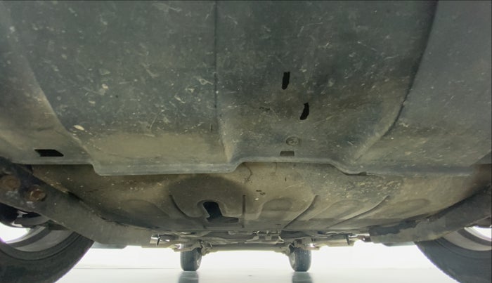 2014 Renault Duster RXE PETROL 104, Petrol, Manual, 31,003 km, Front Underbody