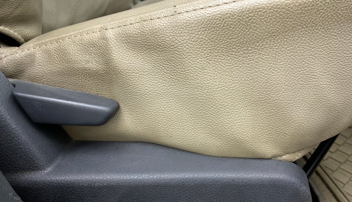 2014 Renault Duster RXE PETROL 104, Petrol, Manual, 31,003 km, Driver Side Adjustment Panel