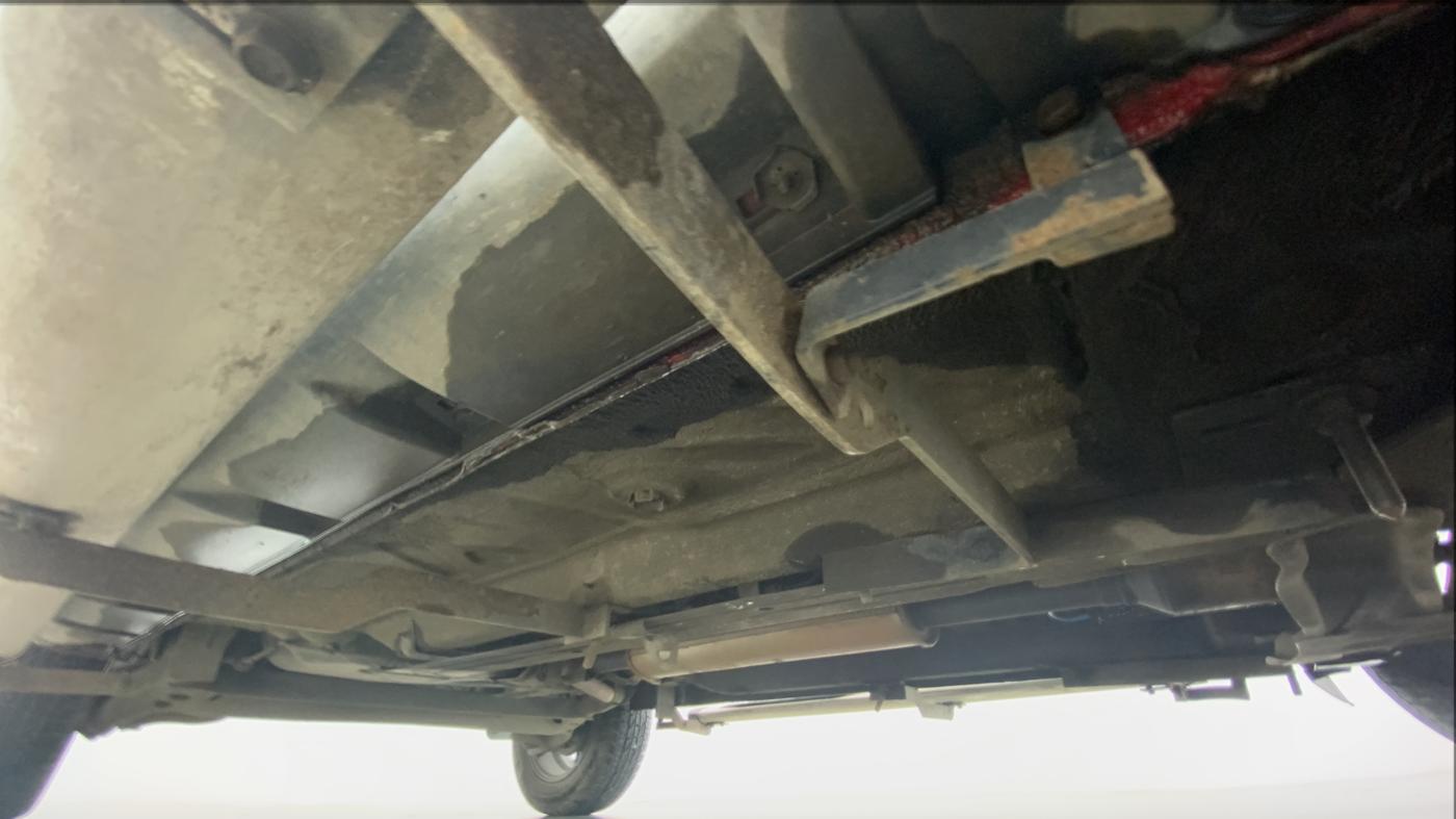 2014 Renault Duster RXE PETROL 104, Petrol, Manual, 31,003 km, Right Side Underbody