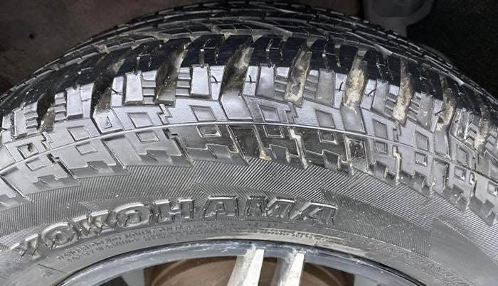 2014 Renault Duster RXE PETROL 104, Petrol, Manual, 31,003 km, Left Rear Tyre Tread