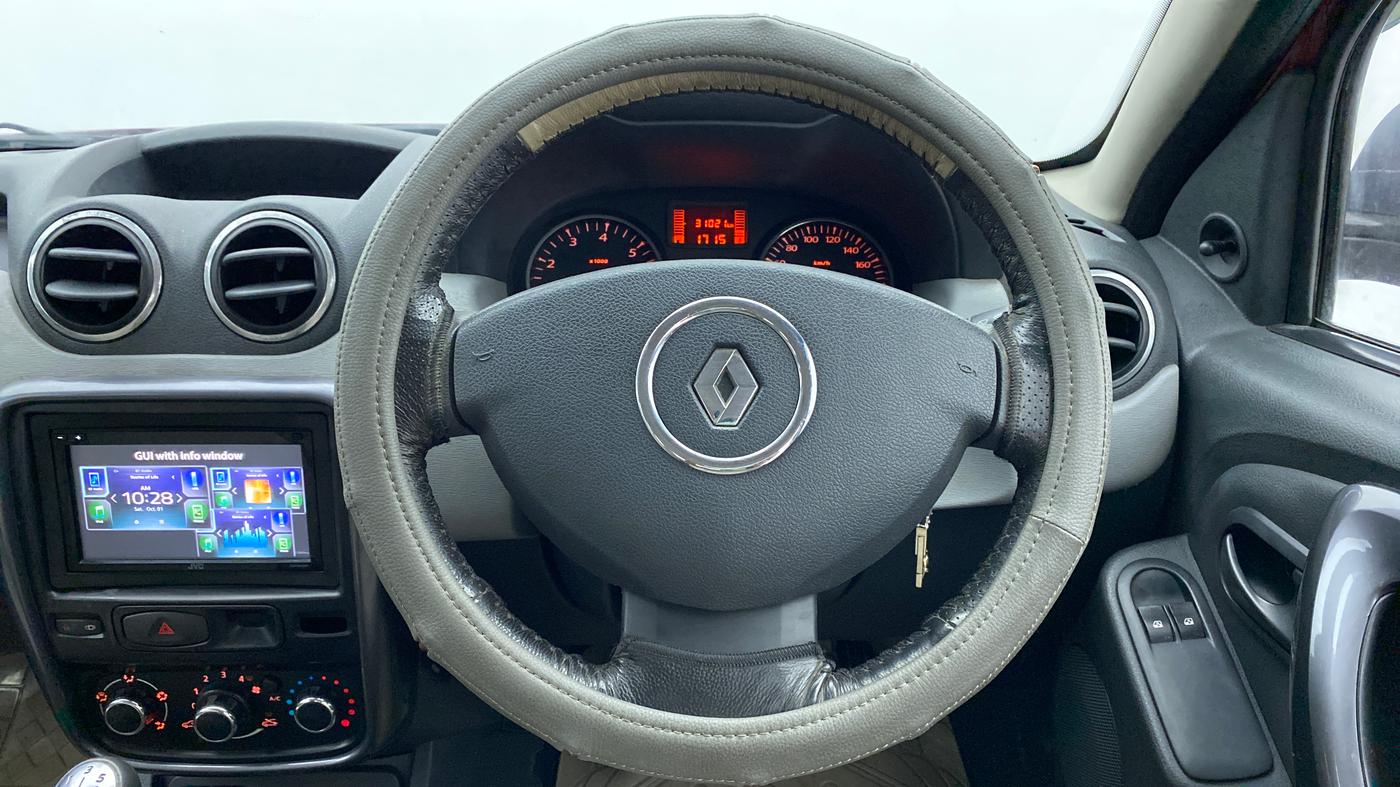 2014 Renault Duster RXE PETROL 104, Petrol, Manual, 31,003 km, Steering Wheel Close Up