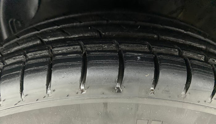 2019 Hyundai GRAND I10 NIOS SPORTZ PETROL, Petrol, Manual, 14,632 km, Left Front Tyre Tread