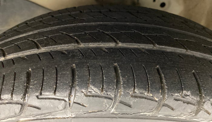 2015 Honda Amaze 1.2 SMT I VTEC, Petrol, Manual, 32,634 km, Left Front Tyre Tread