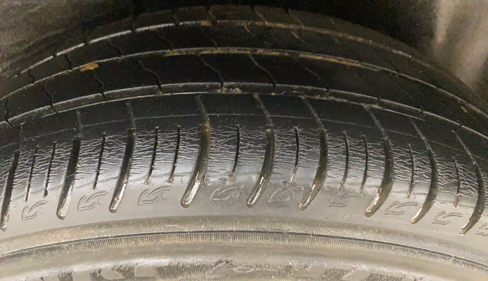 2020 Tata ALTROZ XT PETROL, Petrol, Manual, 28,199 km, Left Rear Tyre Tread