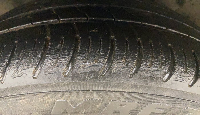 2020 Tata ALTROZ XT PETROL, Petrol, Manual, 28,199 km, Left Front Tyre Tread