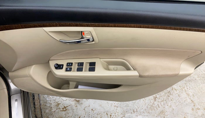 2016 Maruti Swift Dzire VXI, Petrol, Manual, 33,917 km, Driver Side Door Panels Control