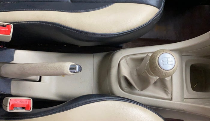 2016 Maruti Swift Dzire VXI, Petrol, Manual, 33,917 km, Gear Lever