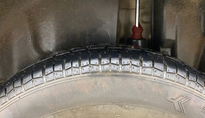 2016 Maruti Swift Dzire VXI, Petrol, Manual, 33,917 km, Left Rear Tyre Tread