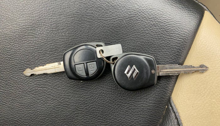 2016 Maruti Swift Dzire VXI, Petrol, Manual, 33,917 km, Key Close Up