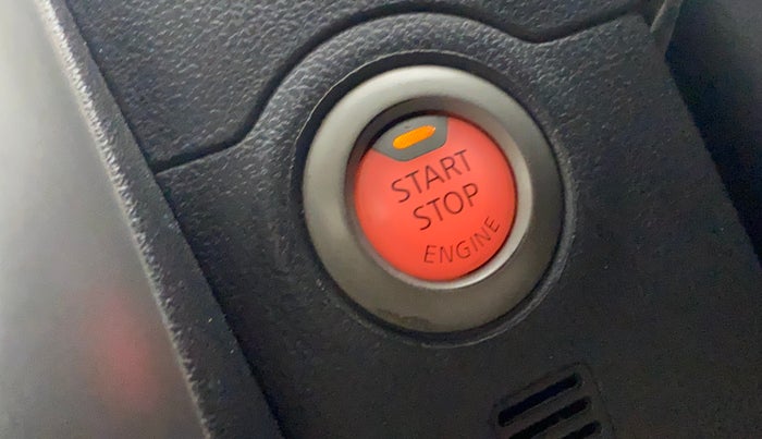 2016 Nissan Micra XV CVT, Petrol, Automatic, 72,983 km, Keyless Start/ Stop Button