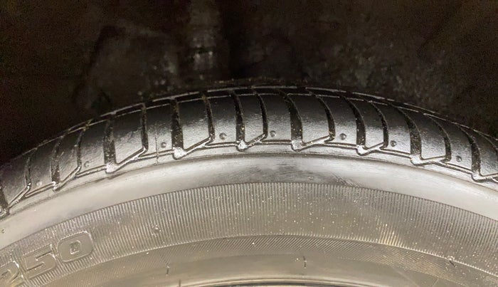 2016 Nissan Micra XV CVT, Petrol, Automatic, 72,983 km, Right Rear Tyre Tread