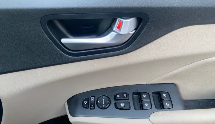 2018 Hyundai Verna 1.6 VTVT SX O, Petrol, Manual, 2,026 km, Driver Side Door Panels Control