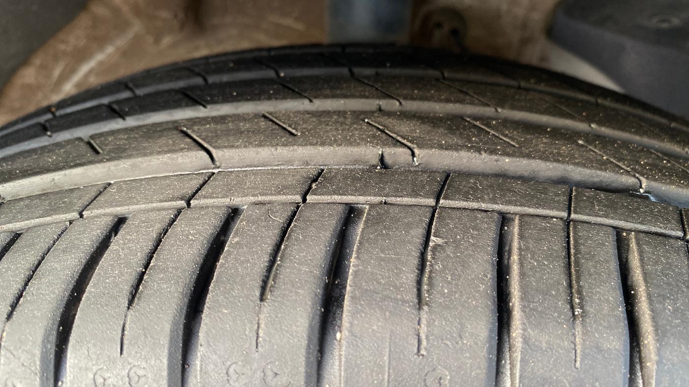 2021 MG HECTOR SHARP 1.5 DCT PETROL, Petrol, Automatic, 63,097 km, Right Front Tyre Tread